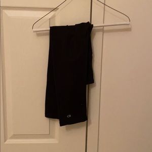 Black Capri workout leggings